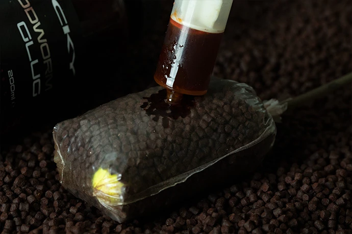 Sticky Baits Bloodworm Glug 200ml 2 Sticky Baits Bloodworm Glug 200ml - Afbeelding 2